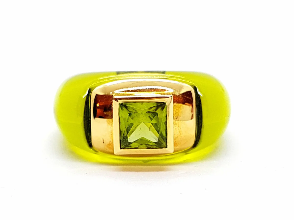 André benitah Bague Or jaune, Résine Péridot
