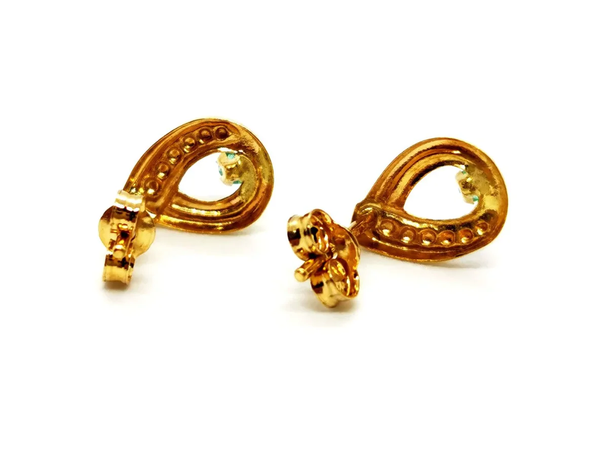 Boucles d'oreilles Puces Or jaune Emeraude – Image 3