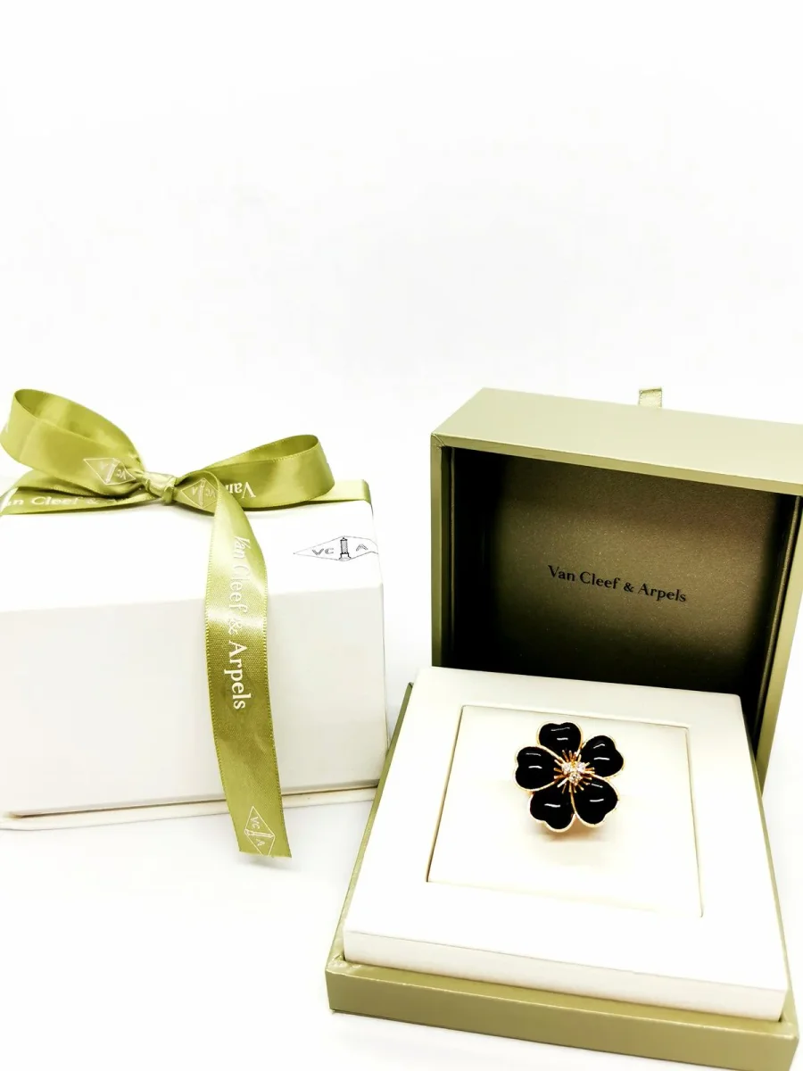 Van cleef & arpels Bague Rose de noel Or jaune Diamant, Onyx – Image 5