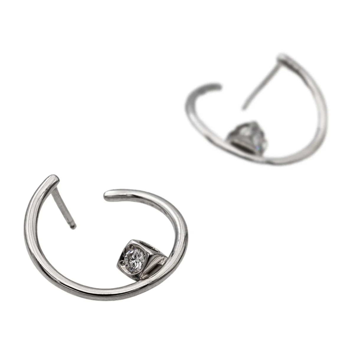 Dinh van Boucles d'oreilles Créoles Le cube diamant Or blanc Diamant – Image 8