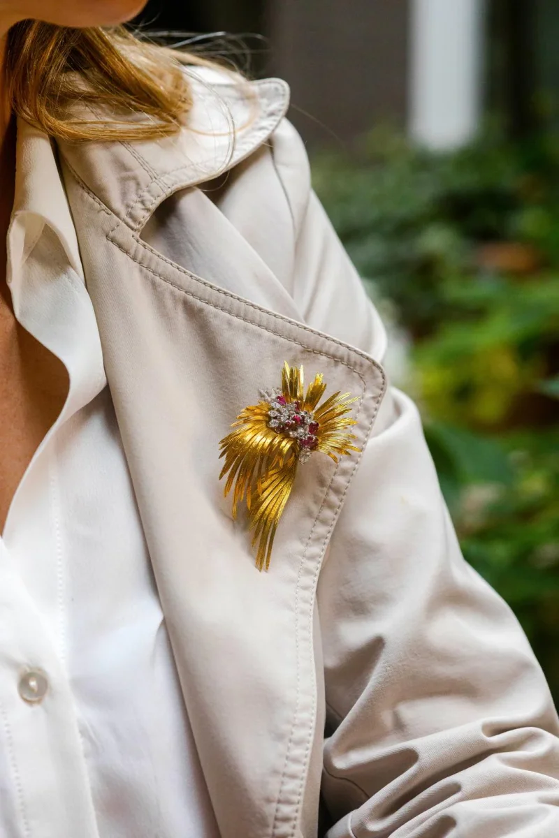 Broche Or jaune, Or rose, Or blanc Rubis, Diamant – Image 3