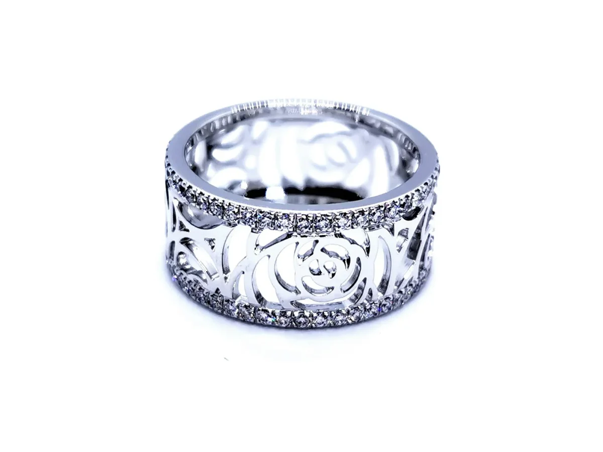 Chanel Bague Camélia Or blanc Diamant